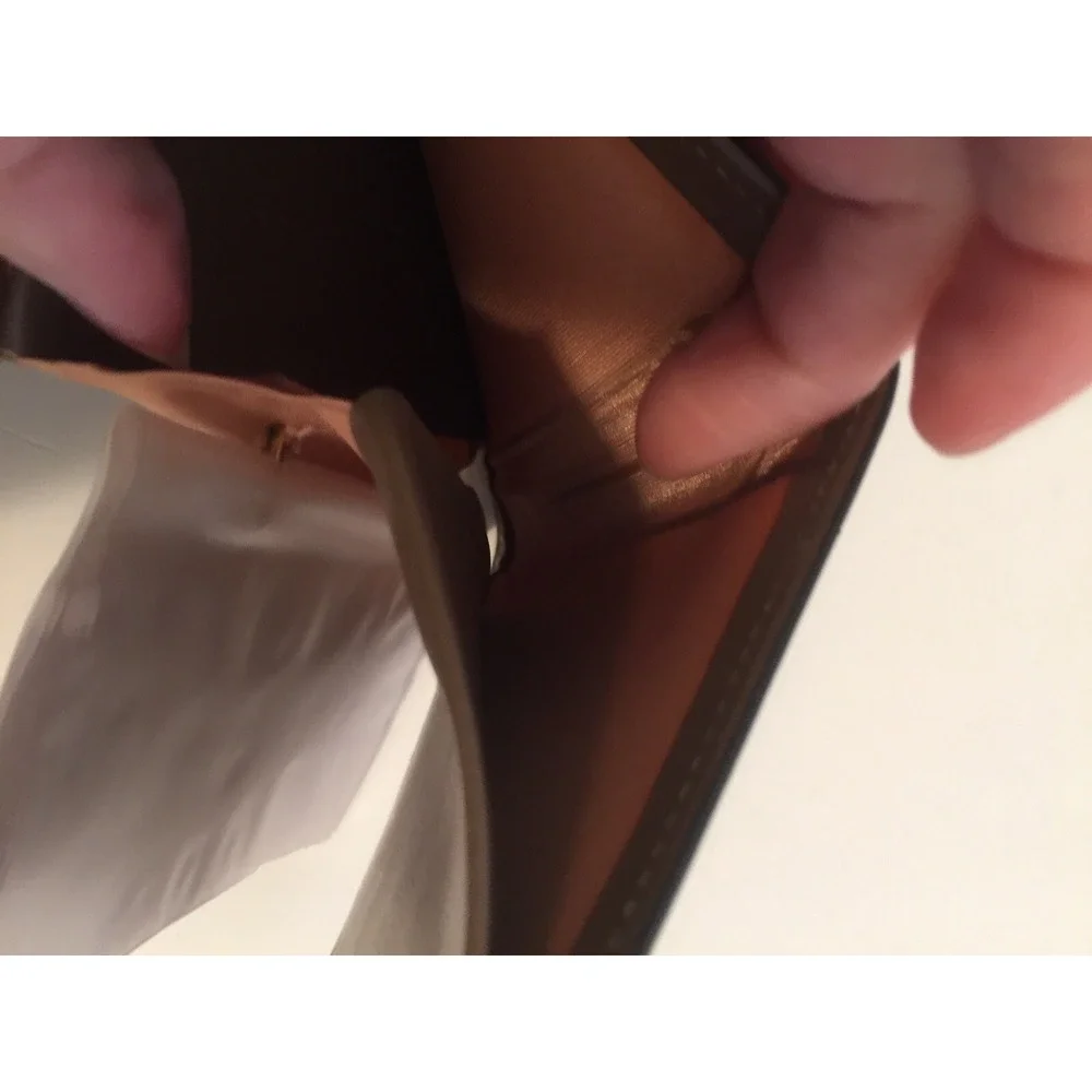 Vintage 80's Leather Wallet Taupe Brown Kiss Clasp‎ small Billfold Style